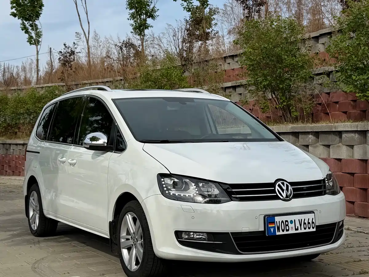 Volkswagen Sharan 2014 2.0TSI Comfort фото 3