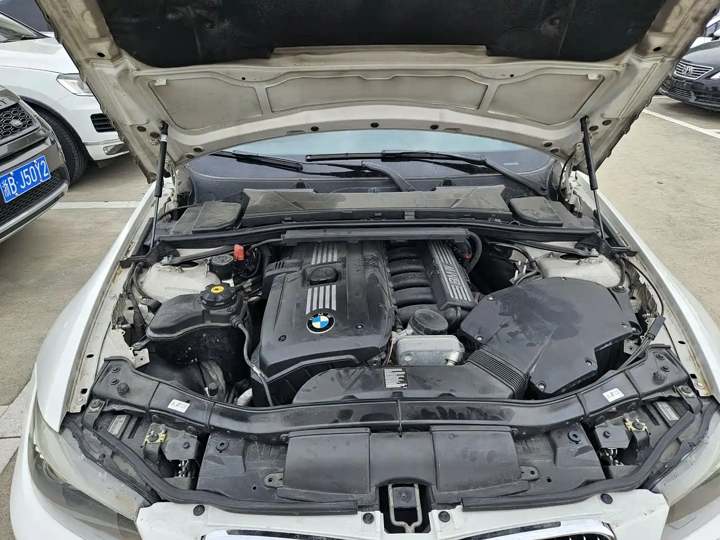 BMW 3 Series 2011 325i Luxury фото 16