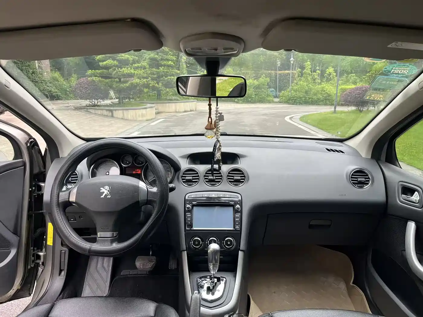 Peugeot 408 2013 2.0L Automatic Comfort Edition фото 6
