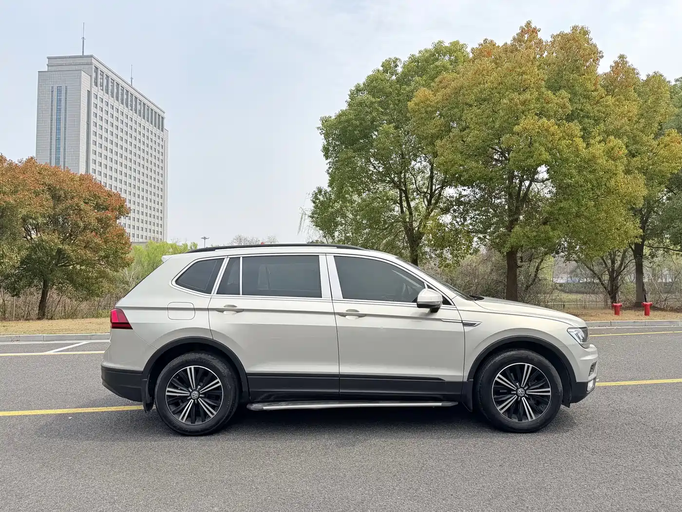 Volkswagen Tiguan L 2019 330TSI Automatic 2WD Trend Edition China VI фото 4