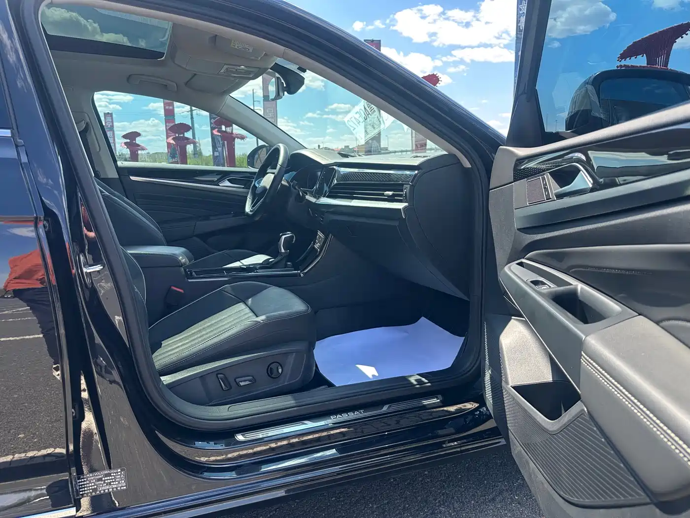 Volkswagen Passat 2022 280TSI Elite Edition фото 23