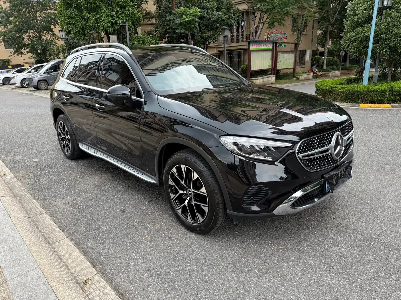 Mercedes-Benz GLC 2024 GLC 260 L 4MATIC Dynamic 7-seater фото 3