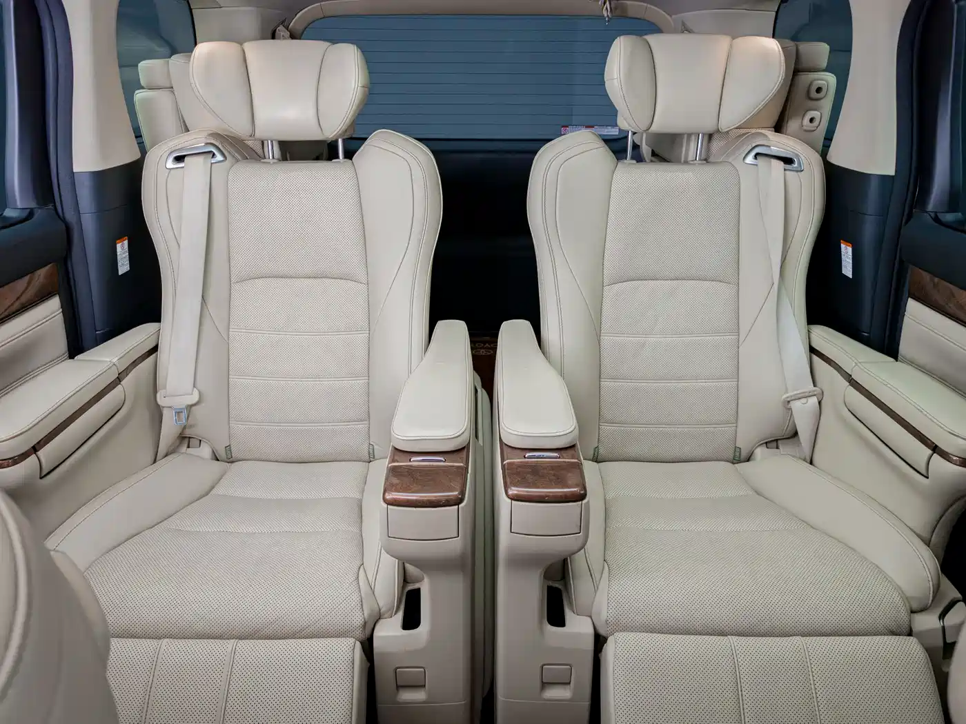 Toyota Alphard 2018 3.5L Premium фото 13
