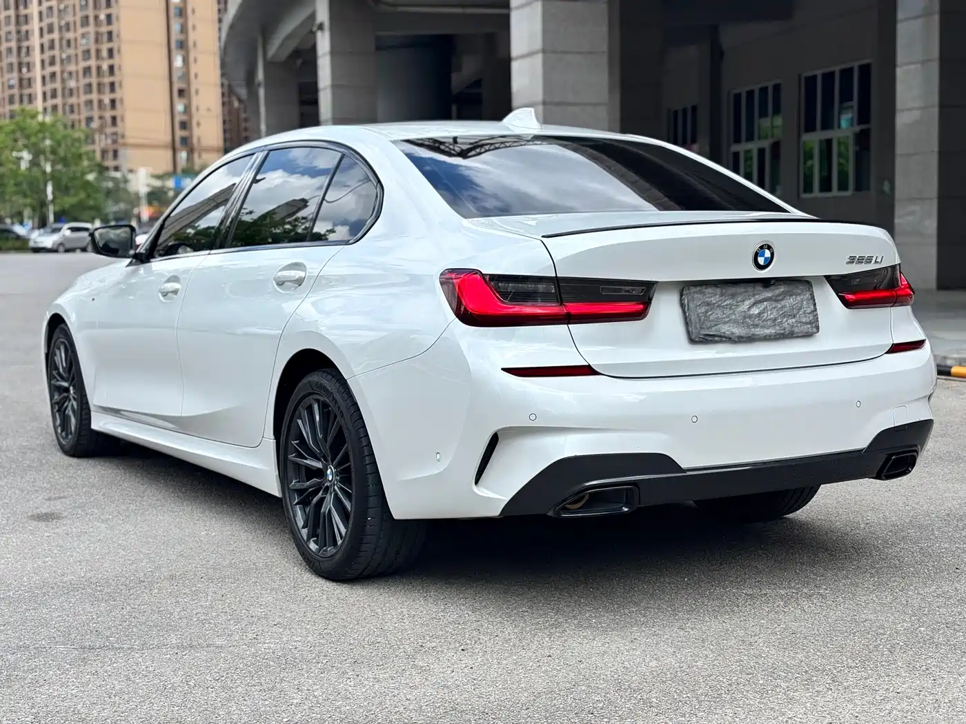BMW 3 Series 2020 325Li M Sport Black Night Package фото 5