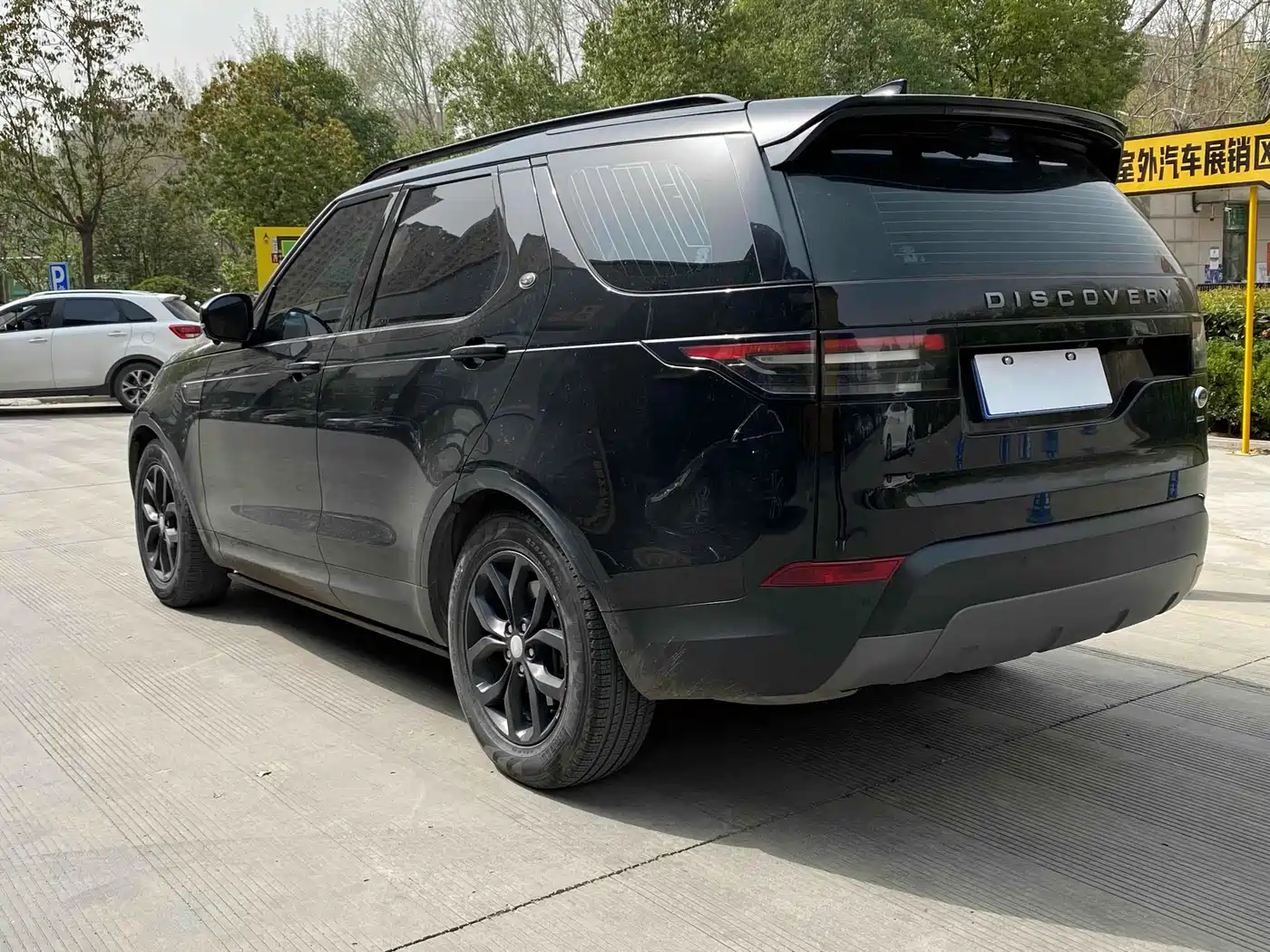 Land Rover Discovery 2017 3.0 SC V6 SE фото 9