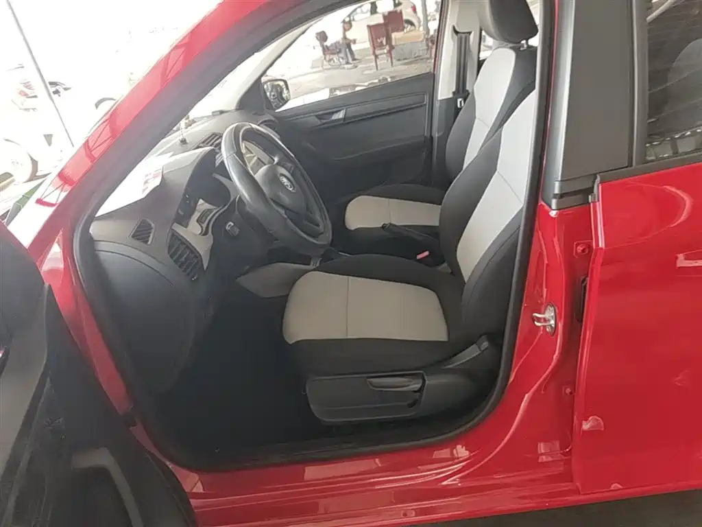 Škoda Fabia 2016 1.4L Automatic Car Enjoy Edition фото 15