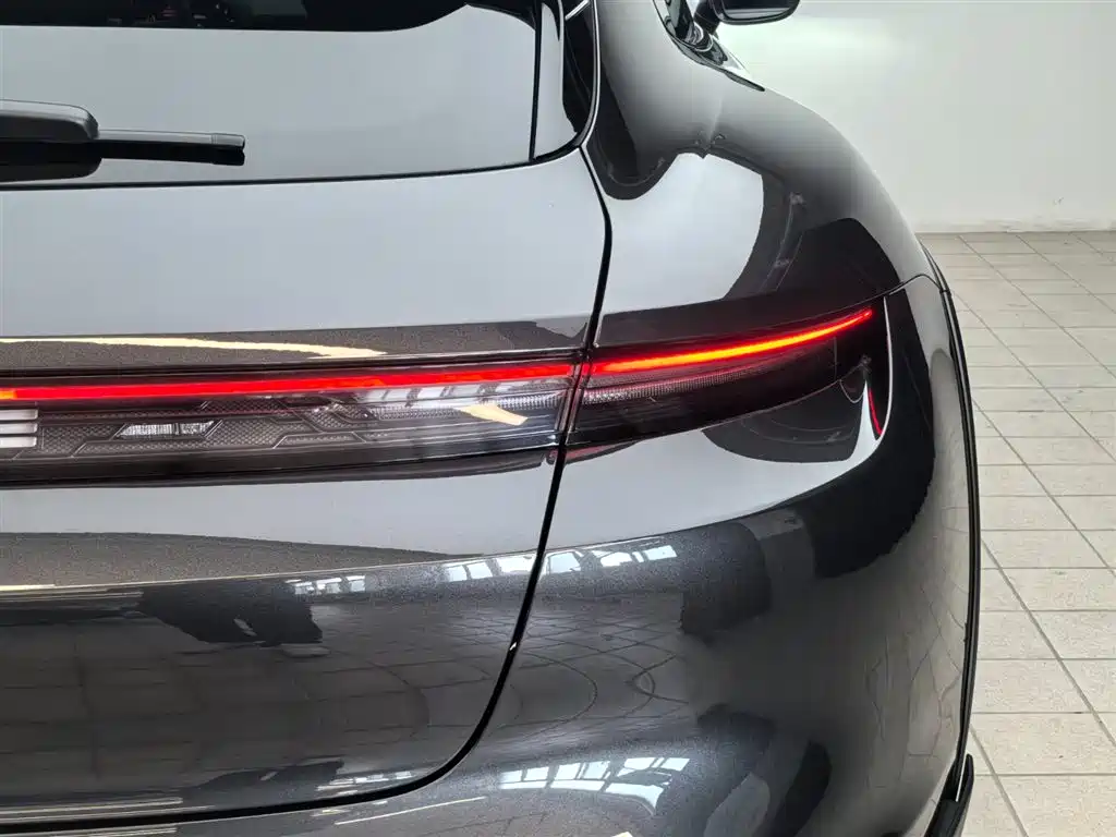 Фото 20 - Porsche Taycan