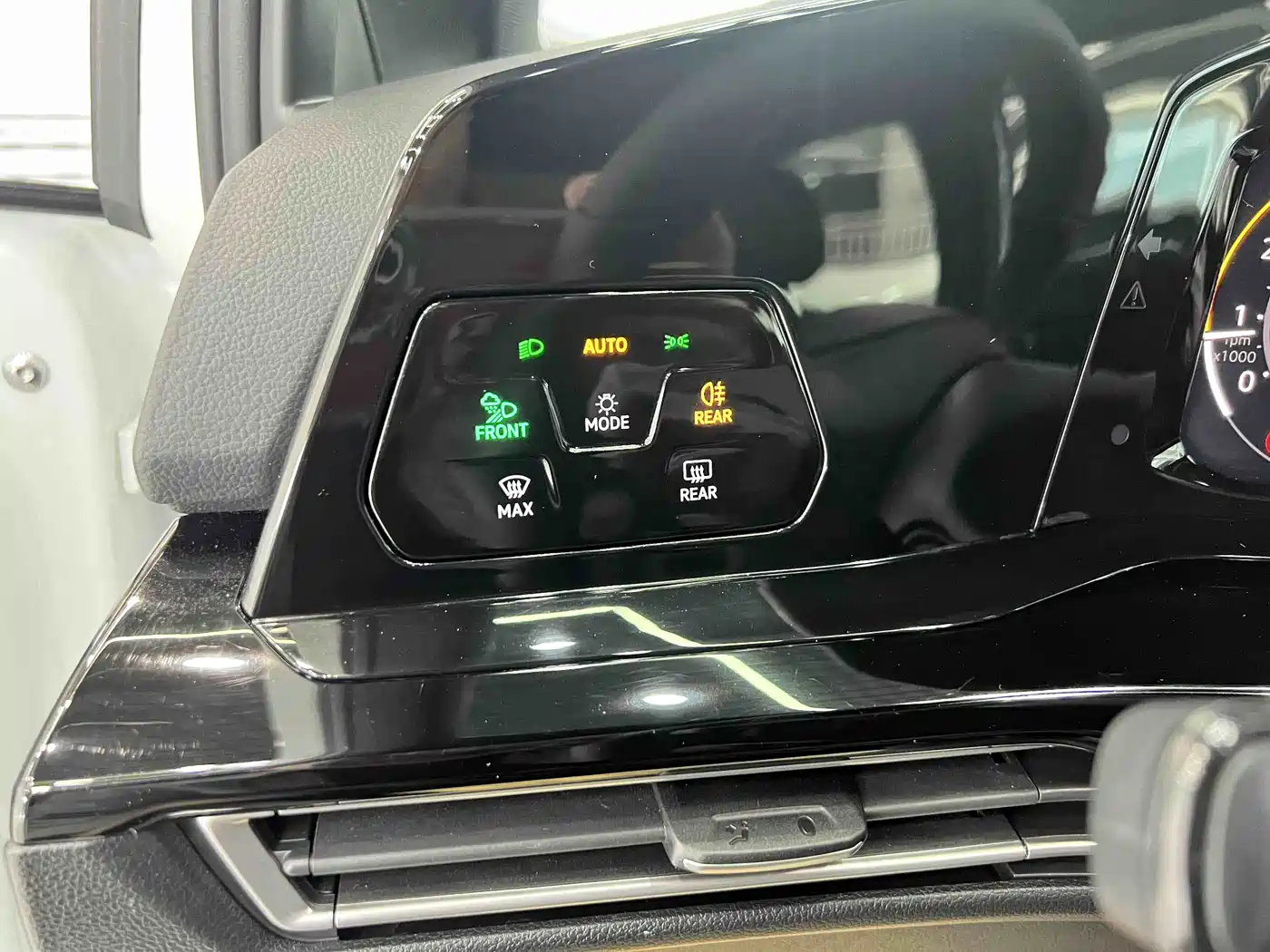 Volkswagen Golf 2023 Facelift 280TSI DSG R-Line Lite фото 11