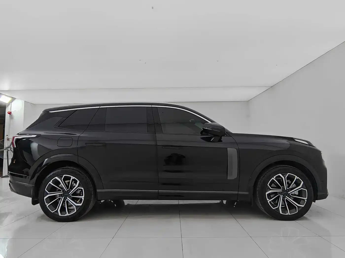 Lynk & Co 09 2021 2.0T Halo 6-Seater фото 8