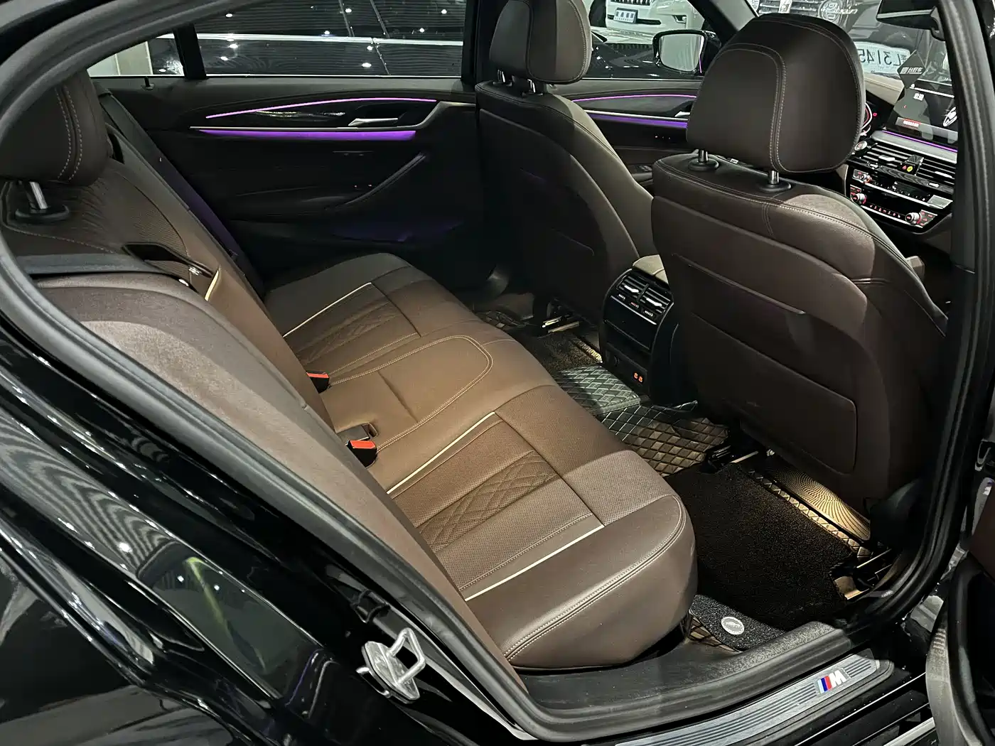 BMW 5 Series 2022 Model Second Facelift 530Li Leading M Sport Package фото 10