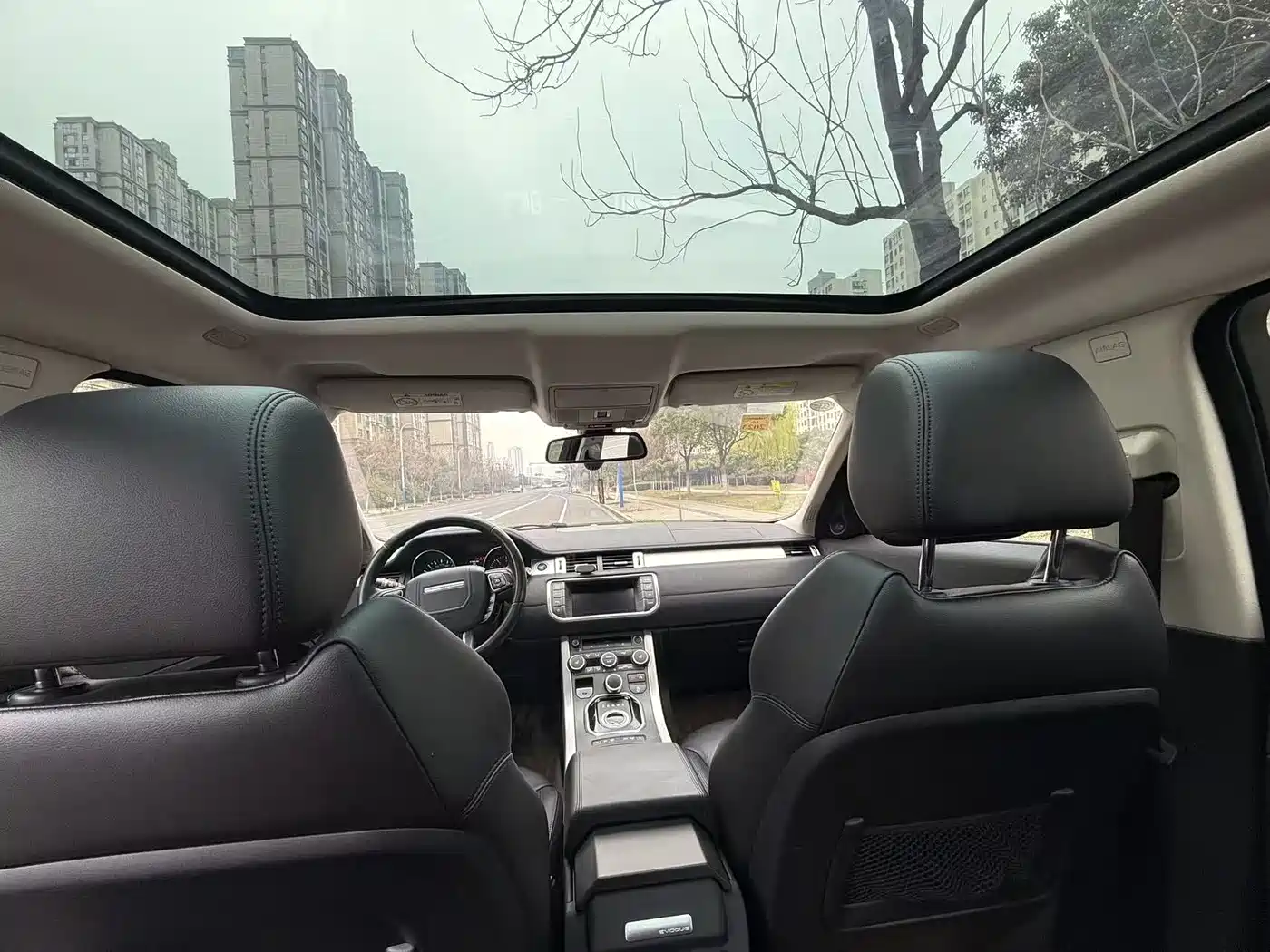 Land Rover Range Rover Evoque 2015 2.0T 5-Door Intelligent Edition фото 15