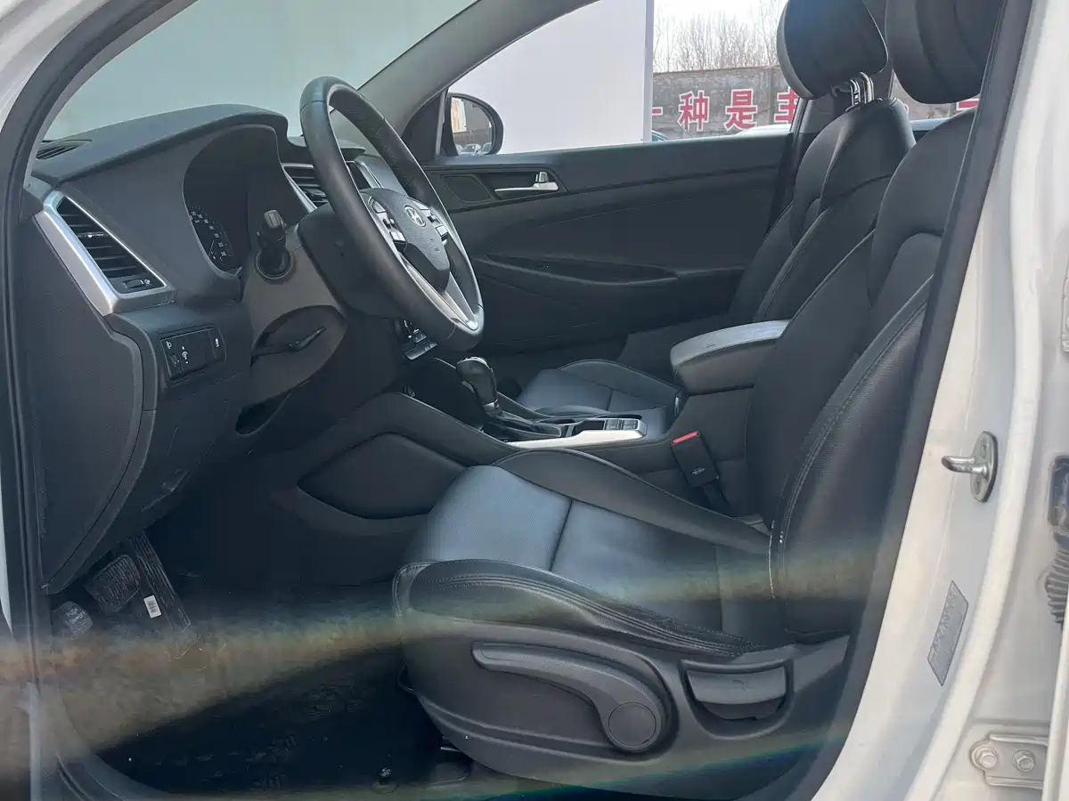 Hyundai Tucson 2015 1.6T Dual Clutch 2WD Smart фото 6
