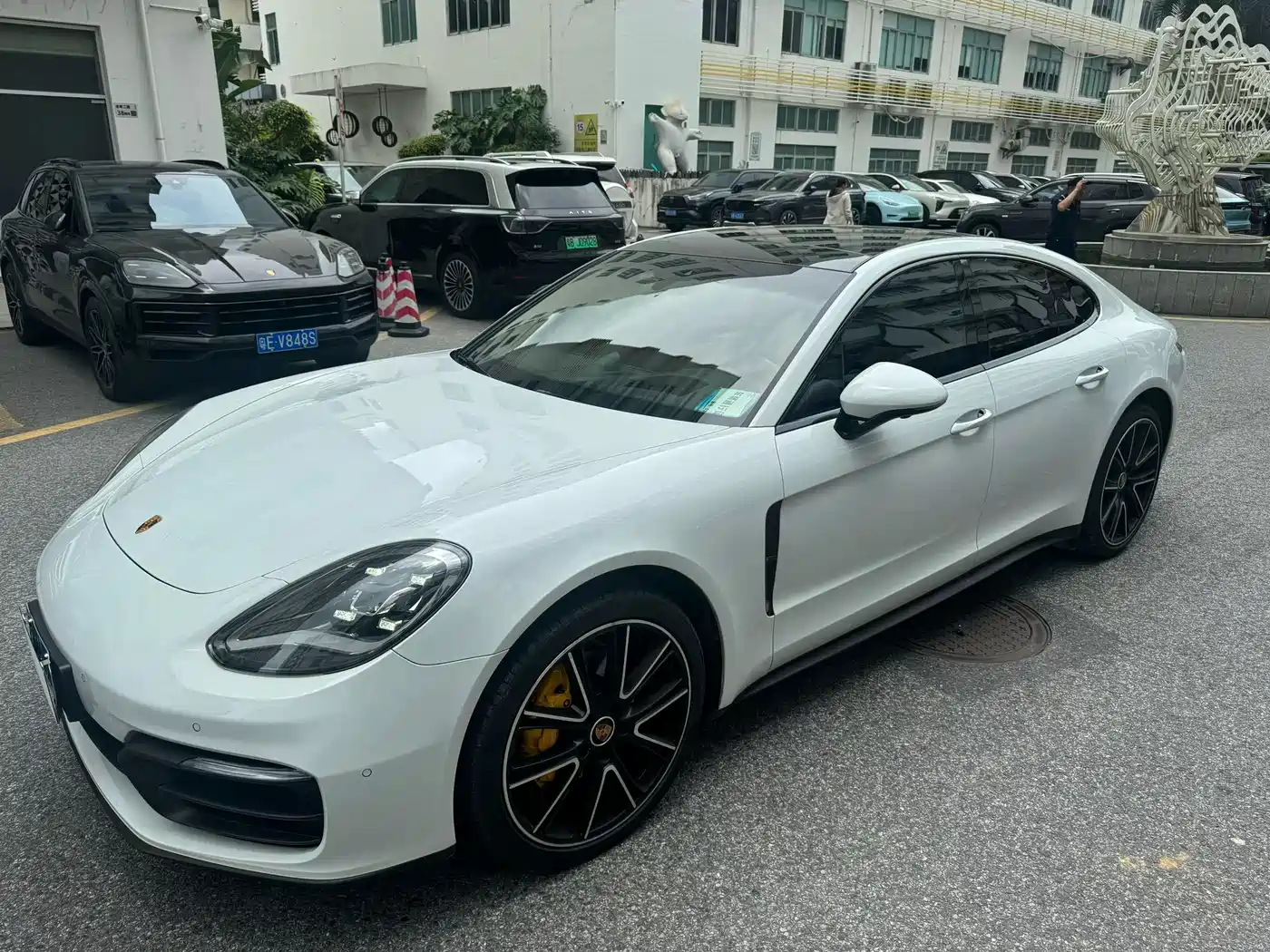 Porsche Panamera 2023 Panamera 2.9T Platinum Edition фото 3