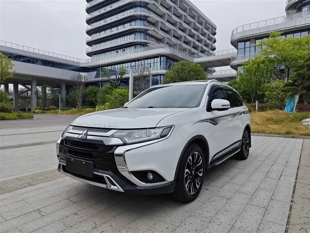 Mitsubishi Outlander 2019 2.0L 2WD Enjoy Edition 7-seater China V