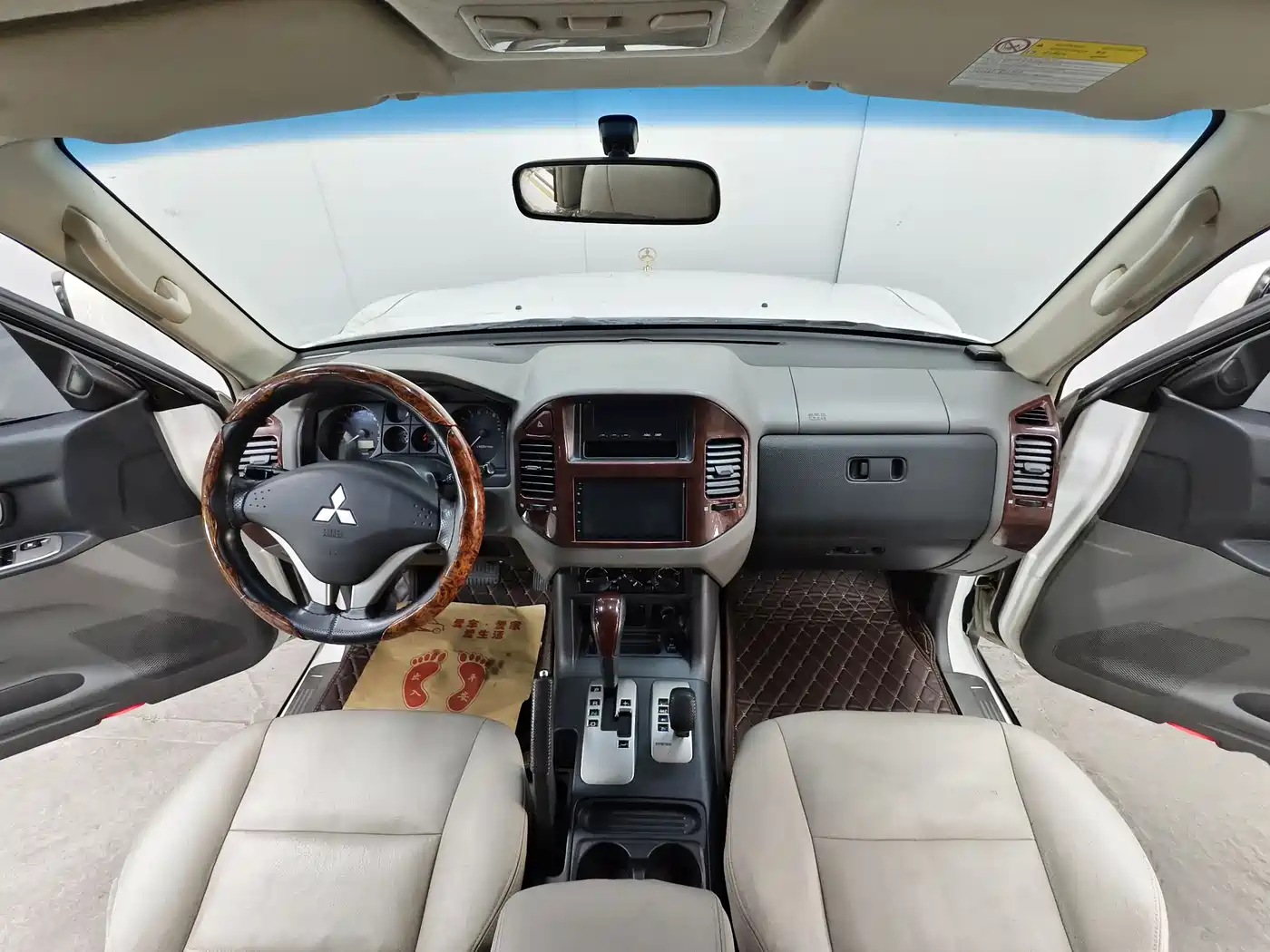 Mitsubishi Pajero 2011 Mitsubishi Pajero V73 3.0L AT GLX фото 9