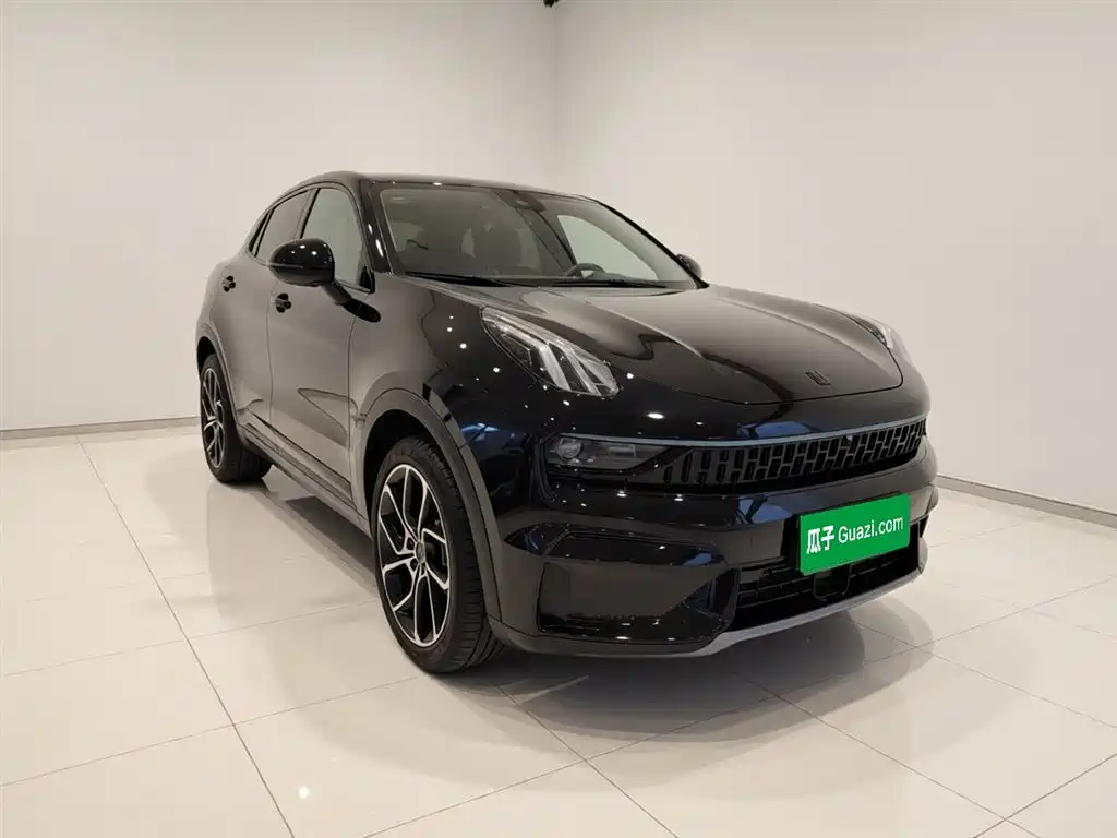 Фото 4 - Lynk & Co 05