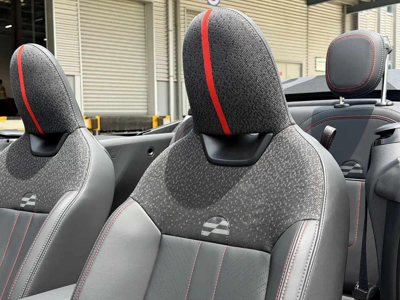 MINI JCW 2025 JOHN COOPER WORKS CABRIO фото 18