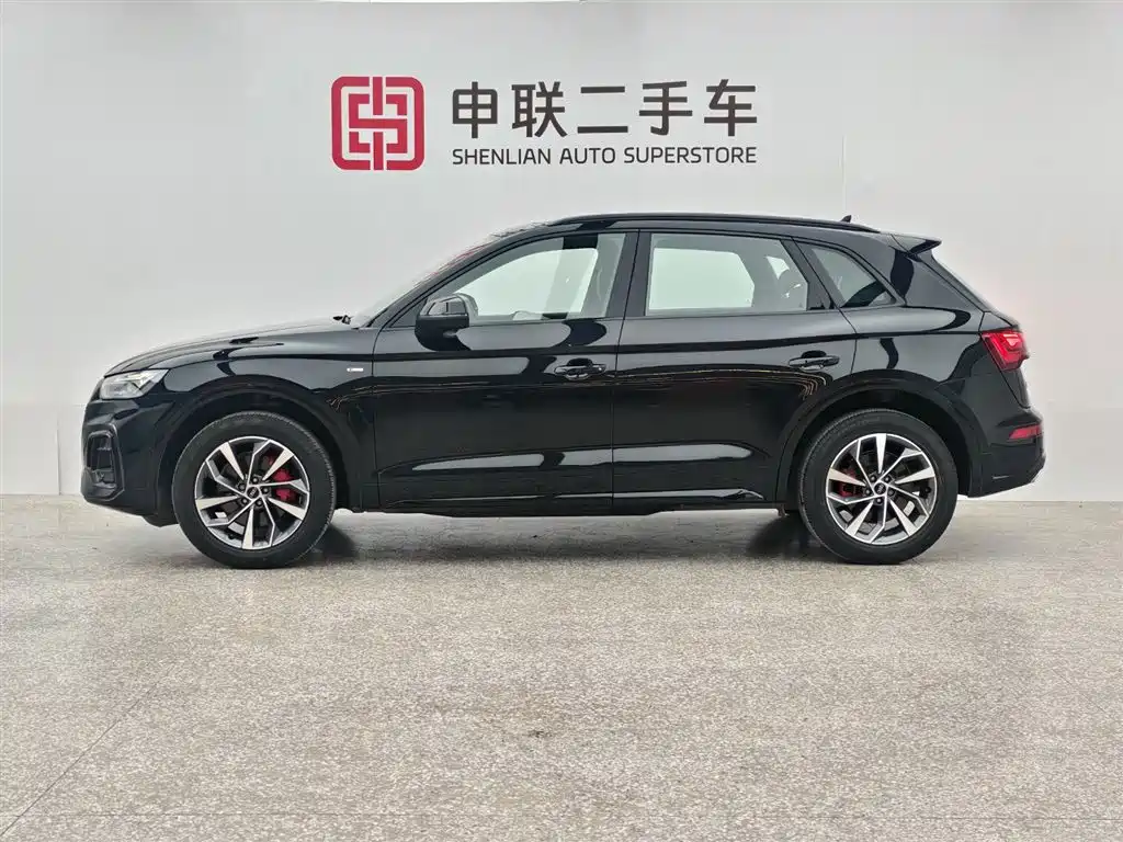 Audi Q5L 2024 Model 40 TFSI Luxury Dynamic фото 4
