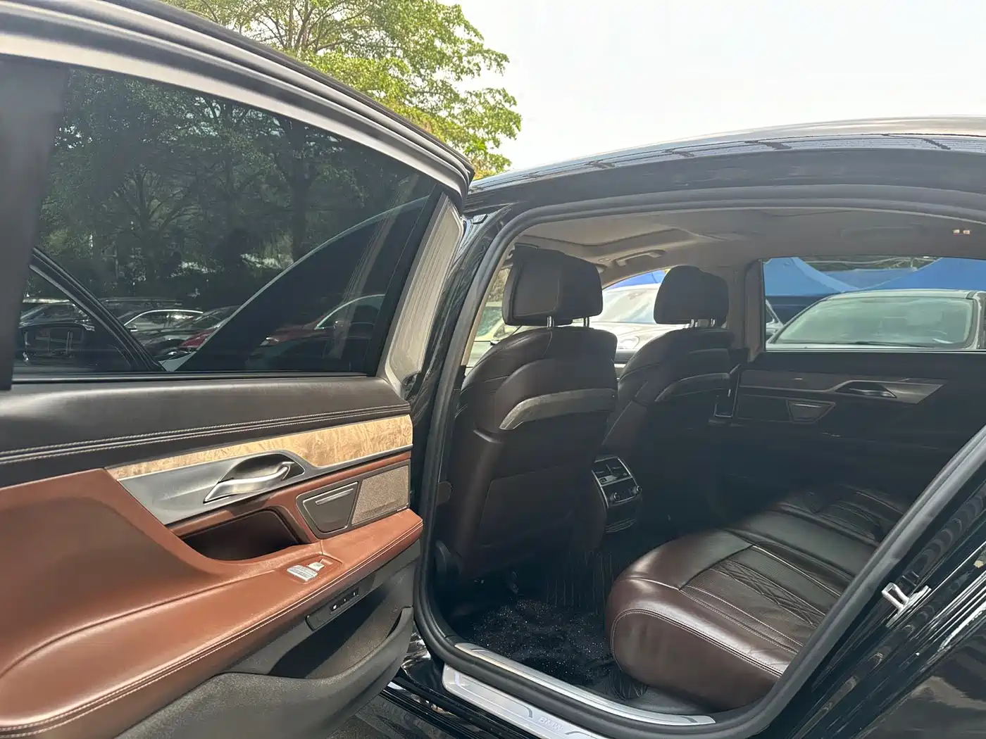 BMW 7 Series 2019 740Li Leading Luxury Package фото 5