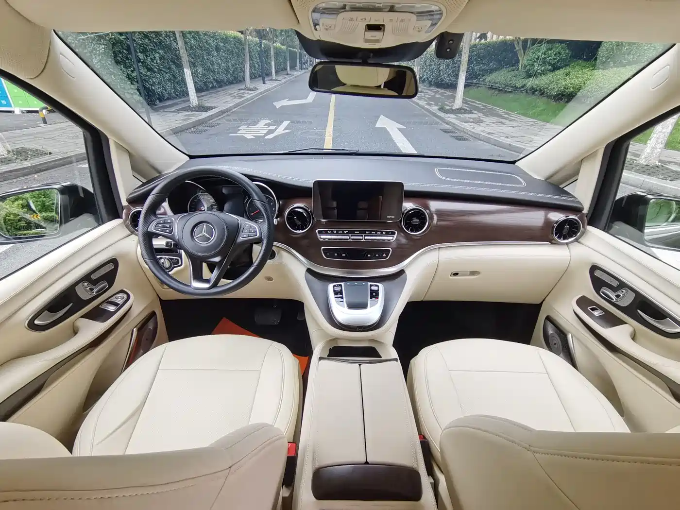 Mercedes-Benz V-Class 2022 V 260 Prestige Edition фото 10