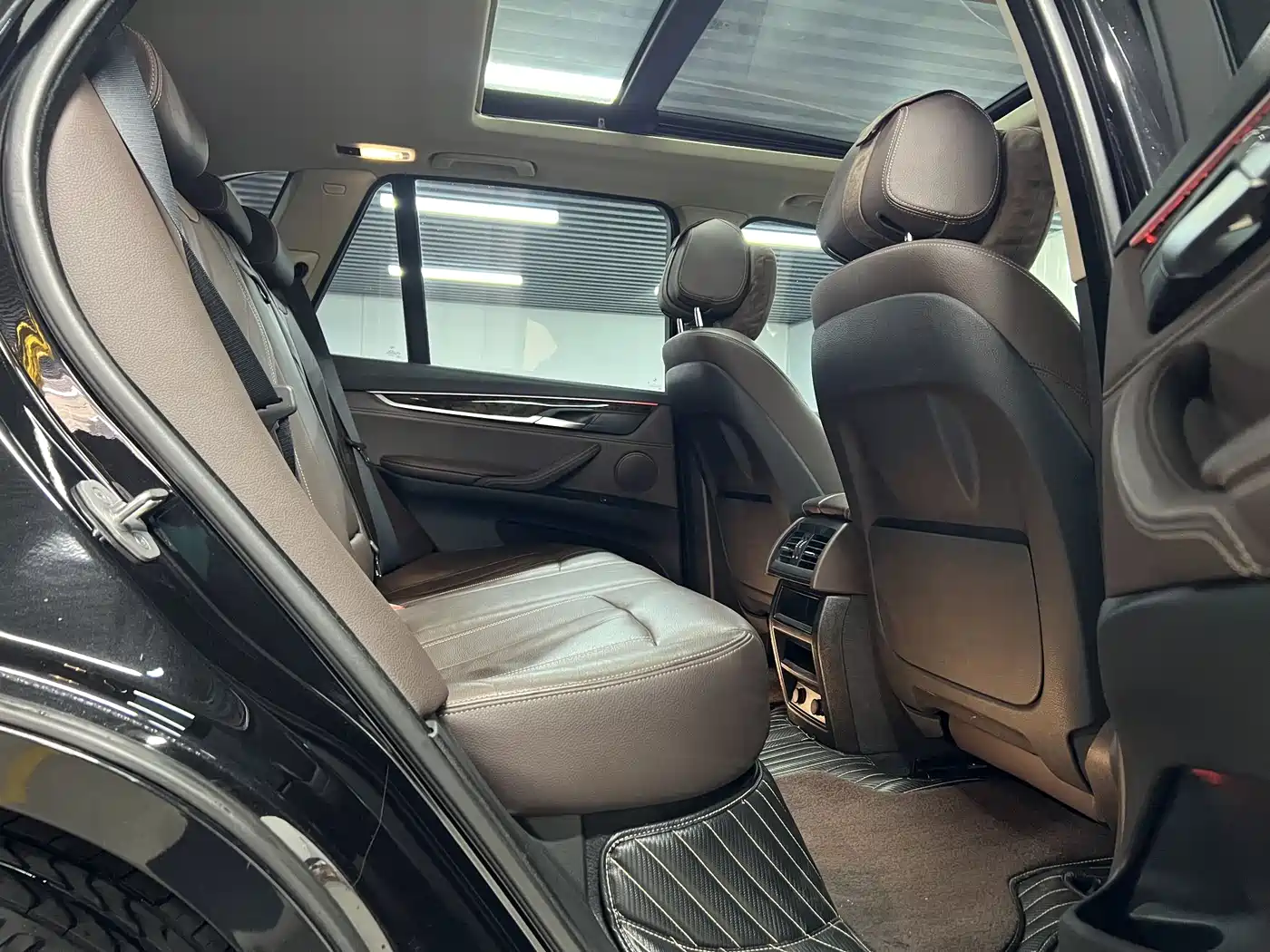 BMW X5 (Import) 2018 xDrive35i Elegant Model фото 10