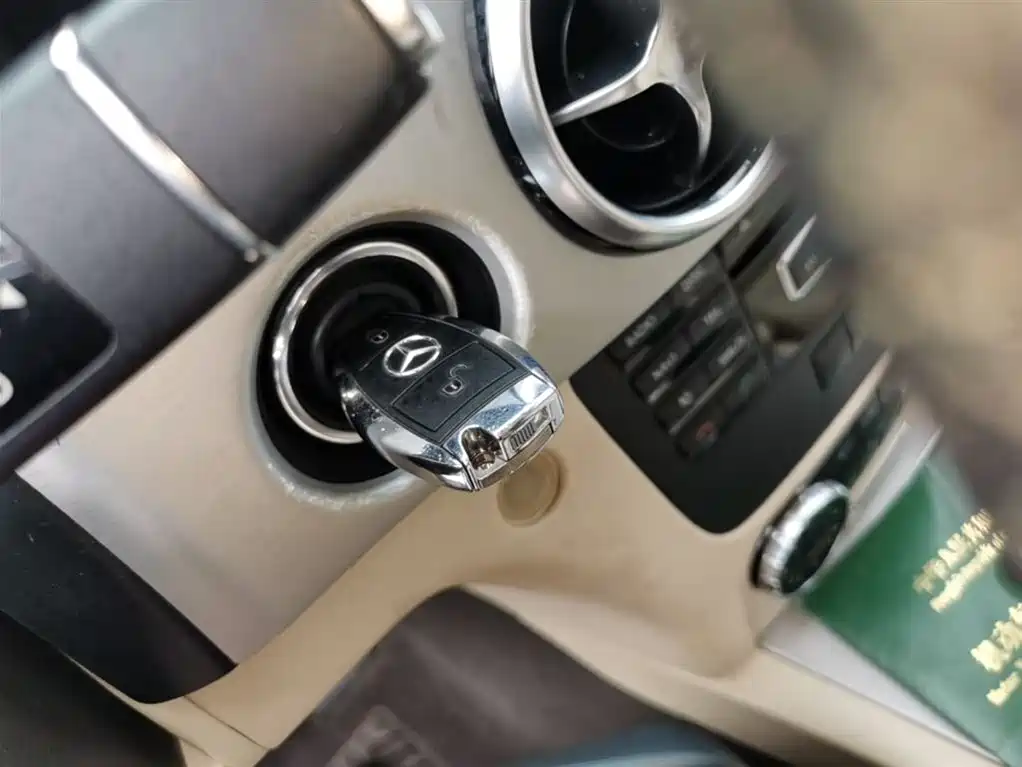 Mercedes-Benz GLK-Class 2015 GLK 260 4MATIC Dynamic Ultimate Edition фото 17
