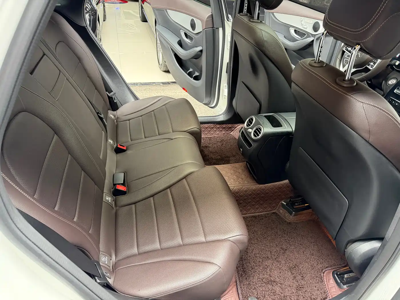 Mercedes-Benz GLC 2020 Facelift GLC 260 L 4MATIC Dynamic фото 23