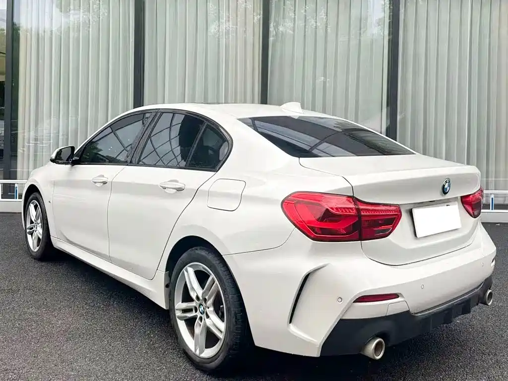 BMW 1 Series 2020 Model 120i M Sport Package фото 7