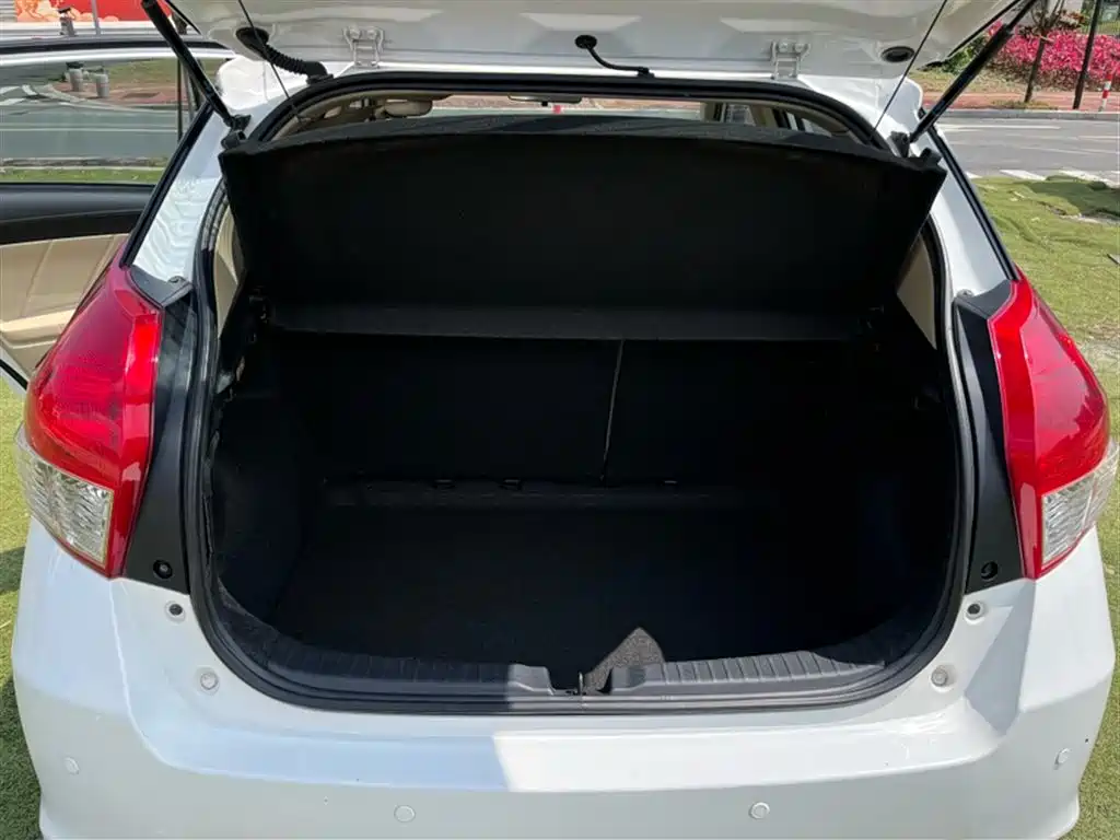 Toyota YARiS L Zhi Xuan 2014 1.5G Automatic Dynamic Edition фото 22