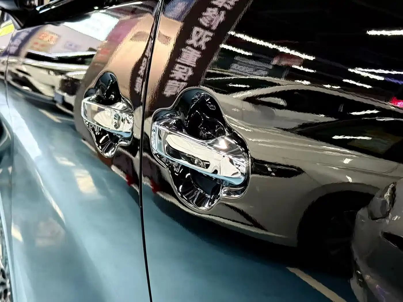 Lexus LM 2020 300h Seven-Seater Elegance Edition фото 11