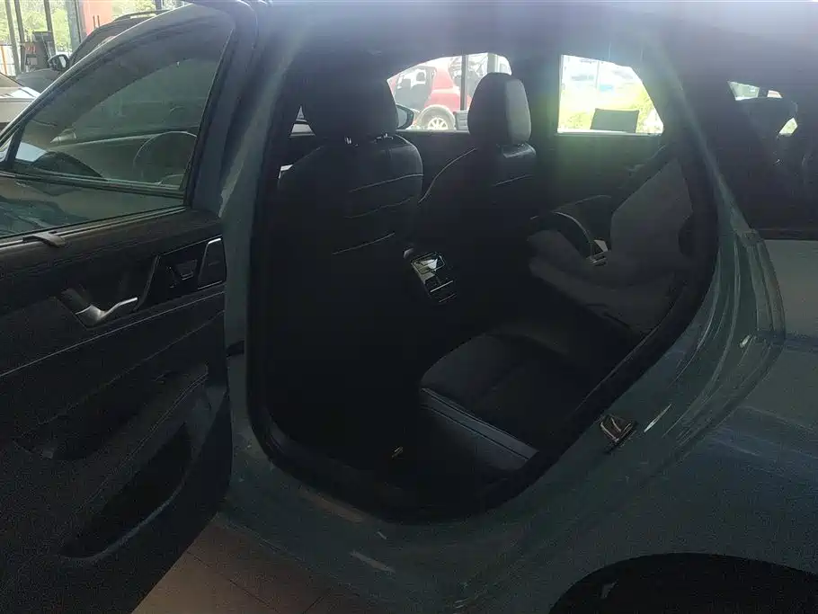 Volkswagen Passat 2025 Model Pro 380TSI Starlight Dragon Premium Edition фото 11