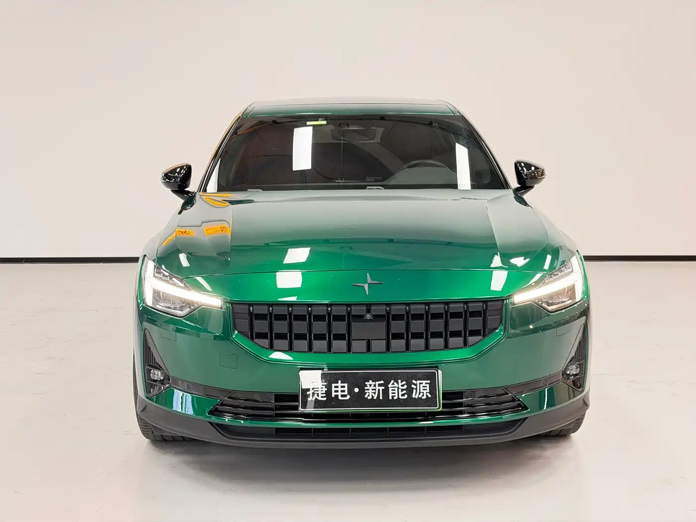 Polestar 2 2020 Launch Edition фото 2