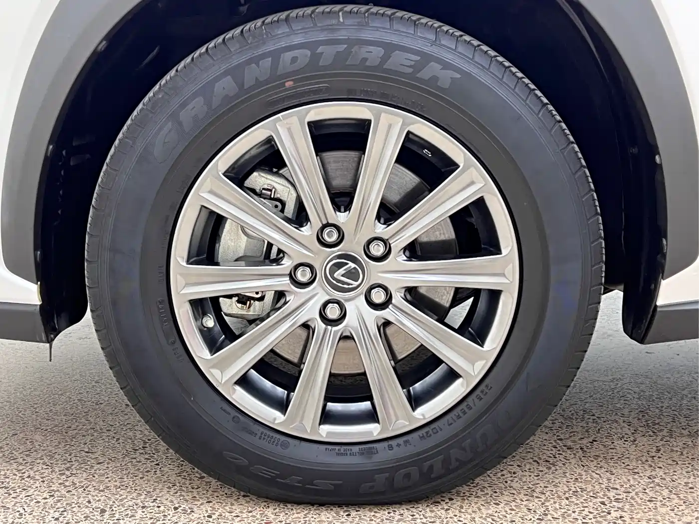 Lexus NX 2020 300h FWD F Sport China VI фото 10