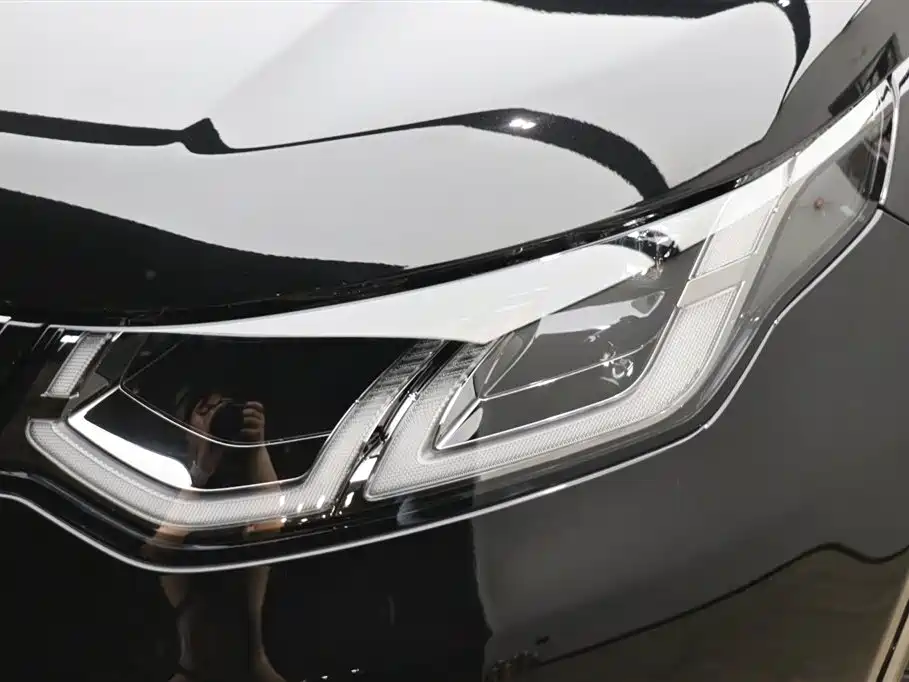 Land Rover Discovery Sport 2024 Performance Technology Edition фото 24