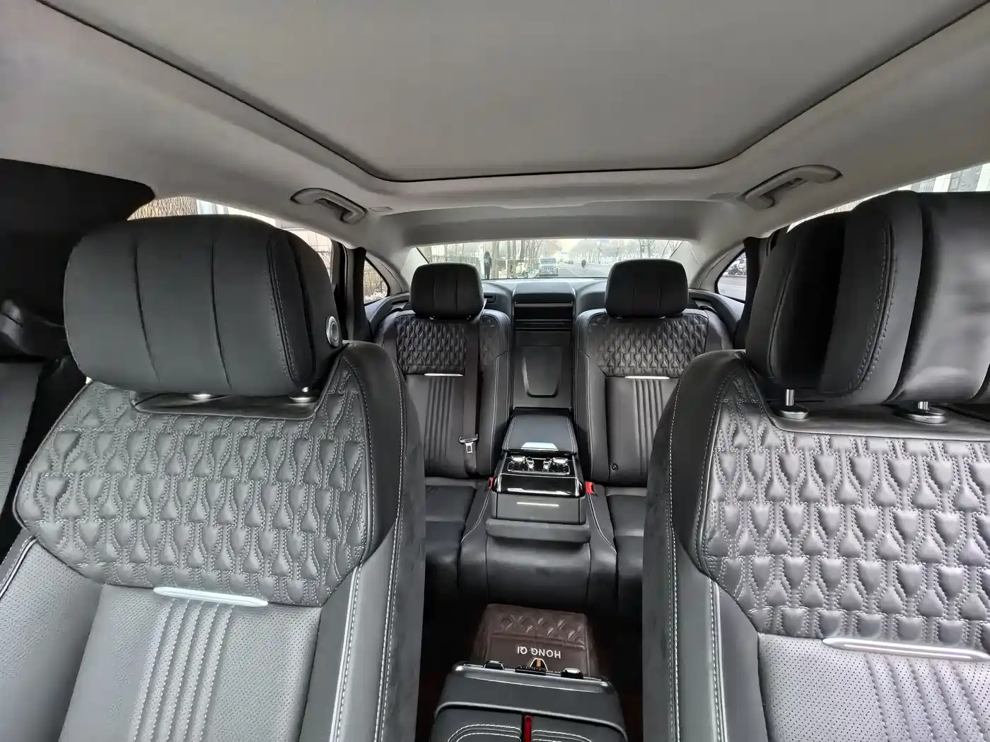 Hongqi H9 2020 3.0T Smart Connection Qi Chang Edition фото 12