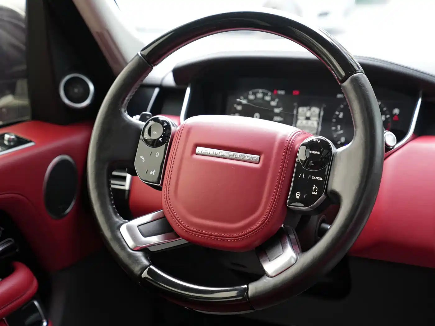 Land Rover Range Rover 2018 3.0 SC V6 Vogue Heritage Edition фото 9