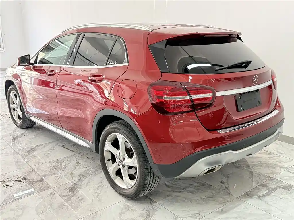 Mercedes-Benz GLA 2018 GLA 200 Dynamic фото 3