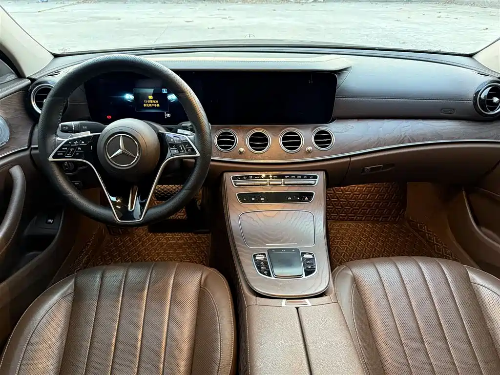 MERCEDES-BENZ E-CLASS