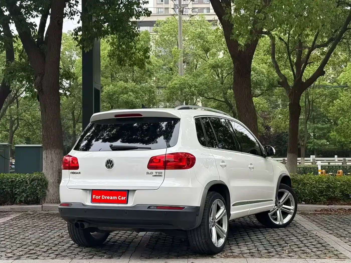 Volkswagen Tiguan 2014 2.0TSI Exclusive Edition фото 9