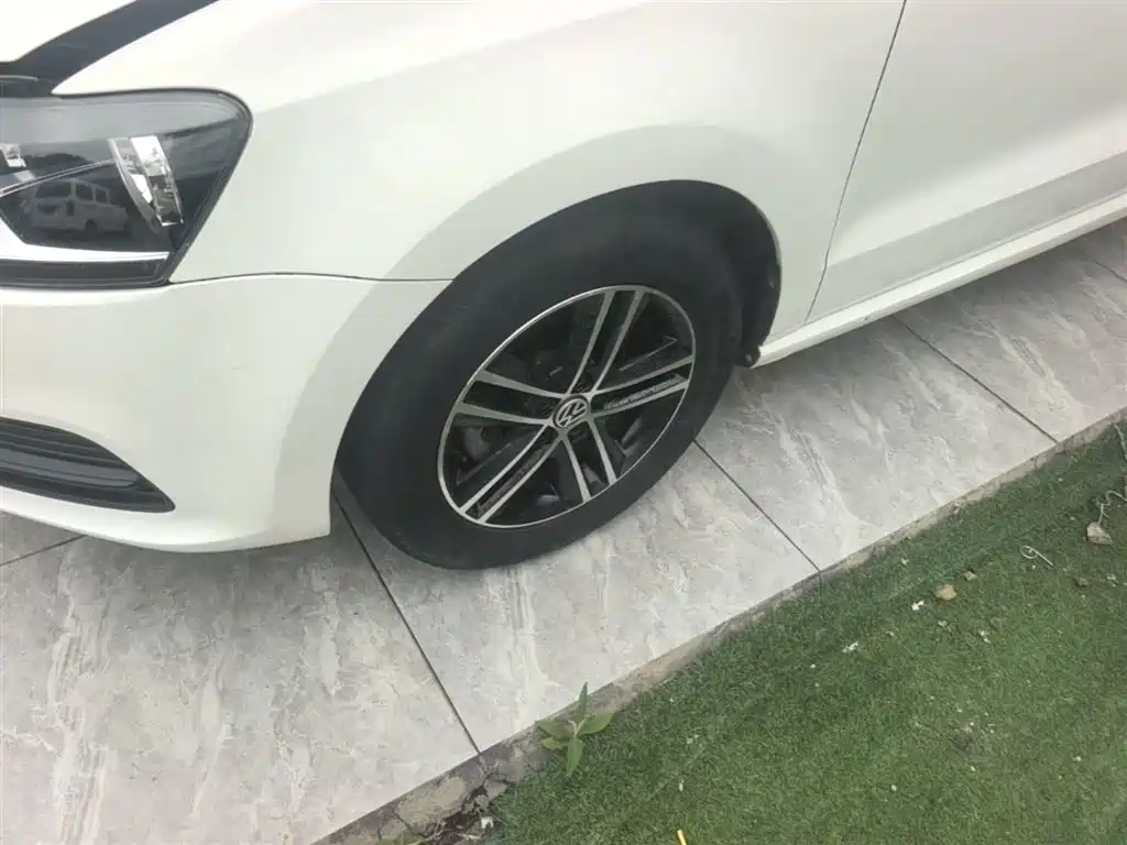 Volkswagen Polo 2016 1.4L Automatic Trend фото 23