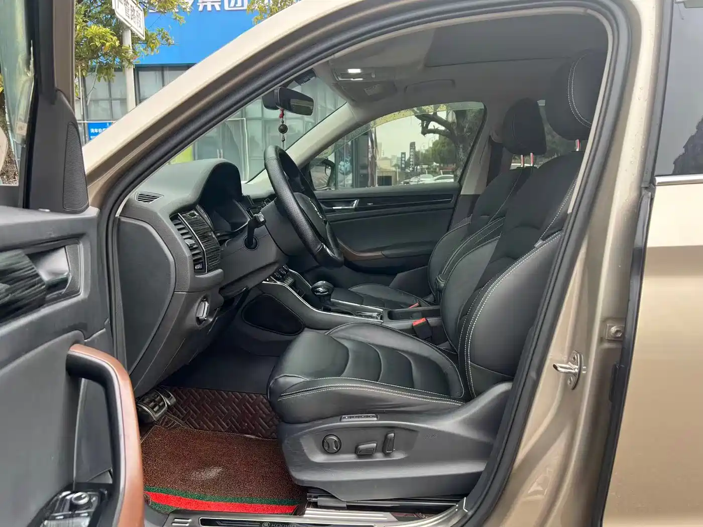 Škoda Kodiaq 2019 Edition TSI330 5-Seater 2WD Luxury Premium Version China V фото 7