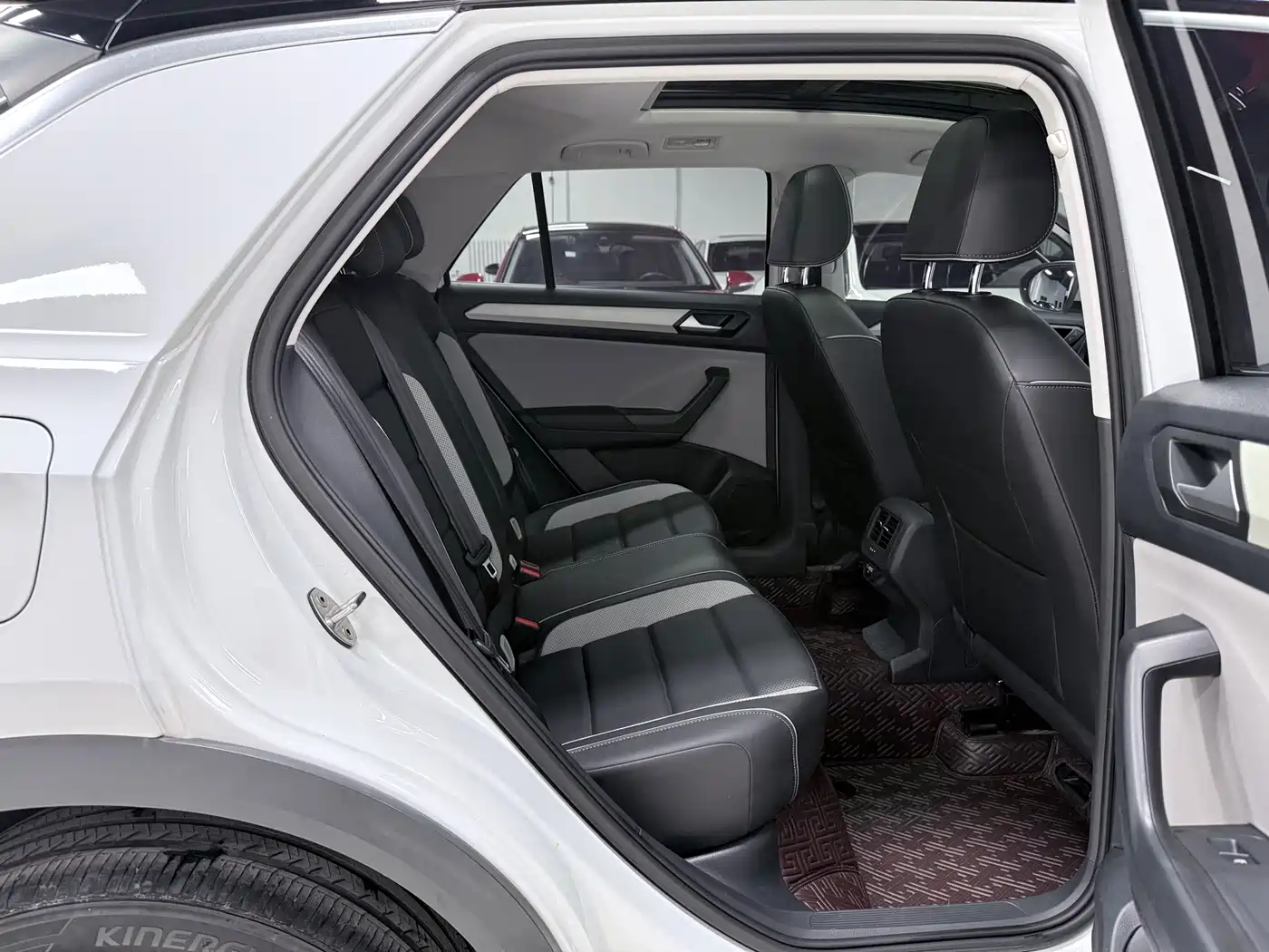 VOLKSWAGEN T ROC EXPLORING SONGS