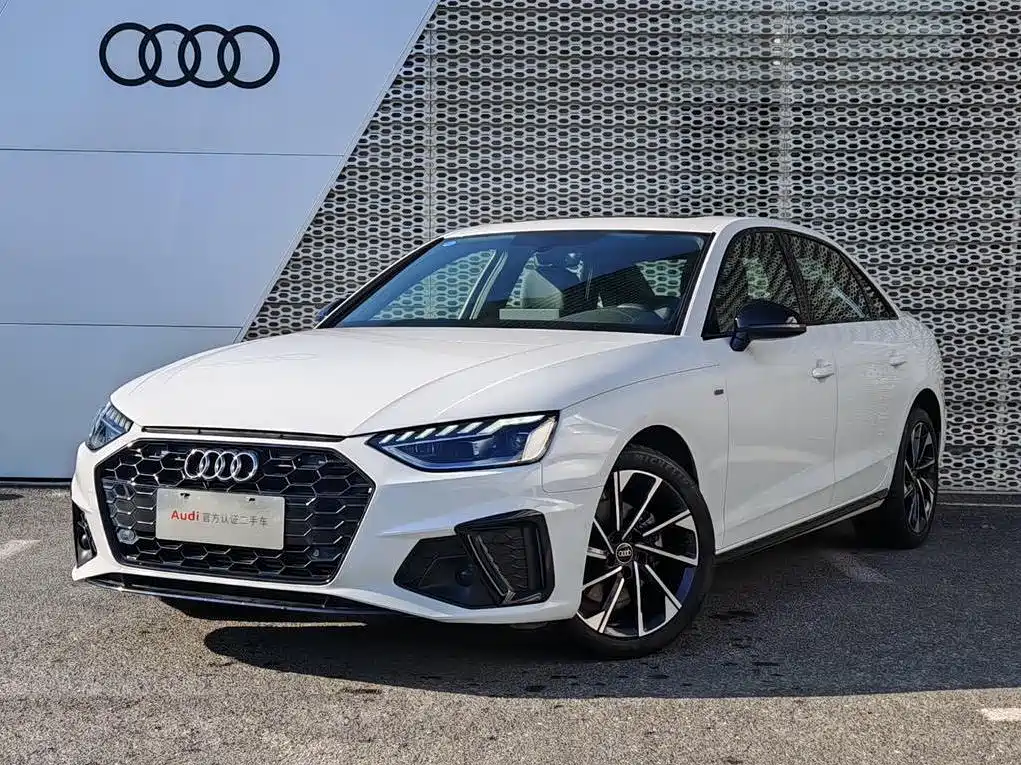 Audi A4L 2023 40 TFSI Luxury Sport