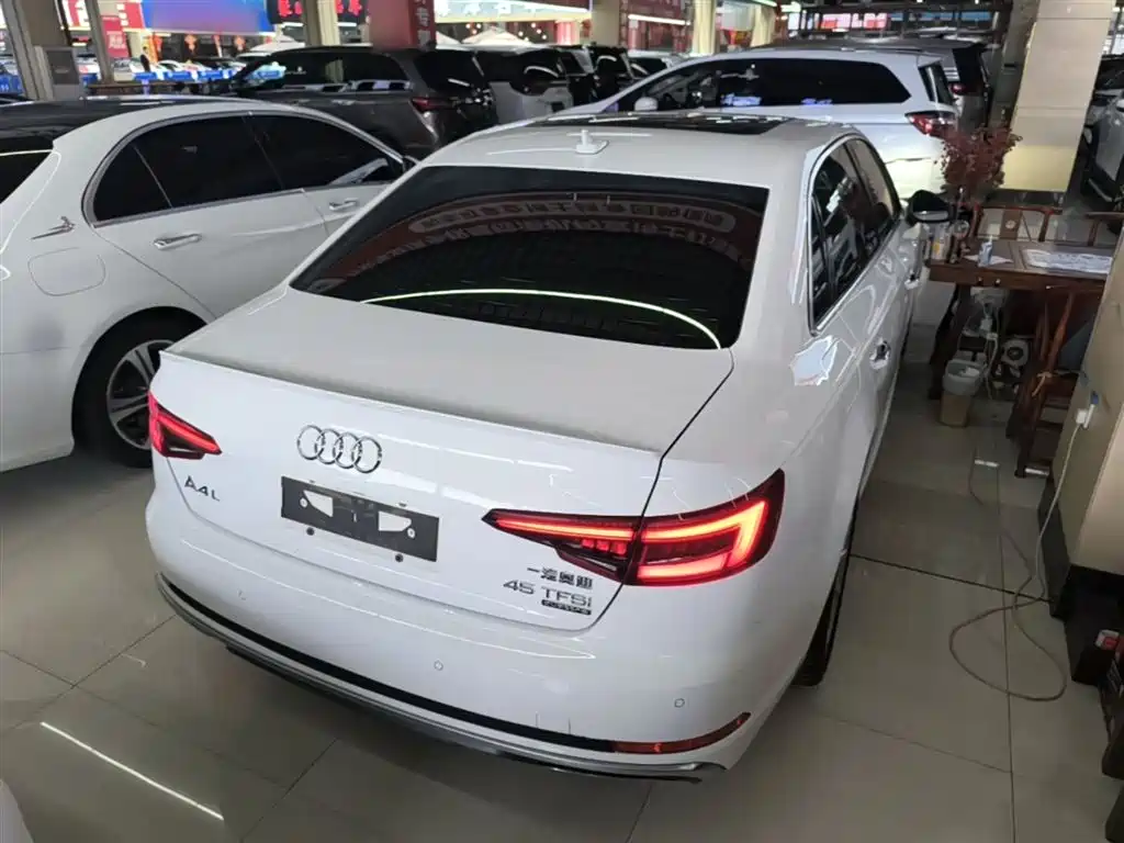 Audi A4L 2019 45 TFSI quattro Personality Sport (China V) фото 7