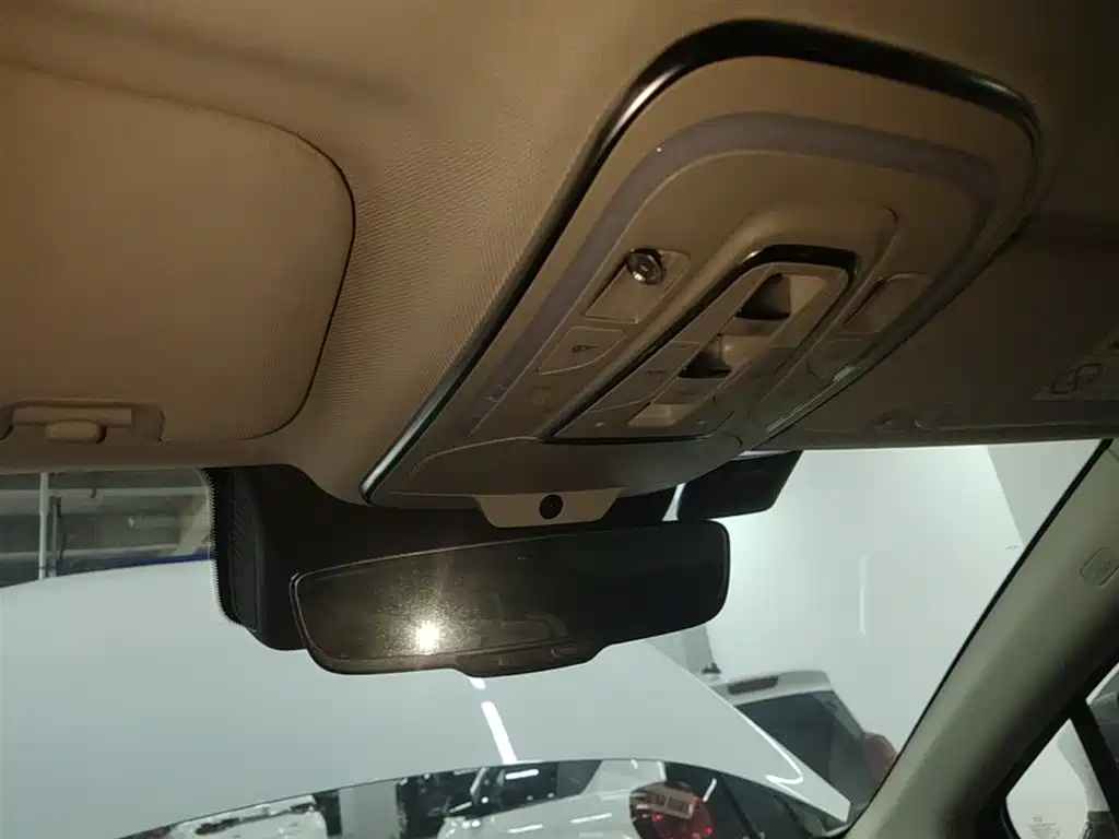 BYD Tang 2018 2.0T Automatic Smart Connection Honor Edition 7-Seater China V фото 18