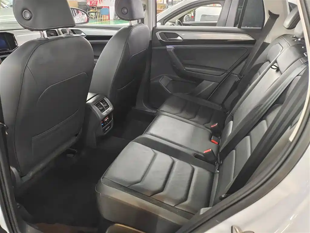 Volkswagen Tayron 2020 330TSI 2WD Luxury Smart Edition фото 12