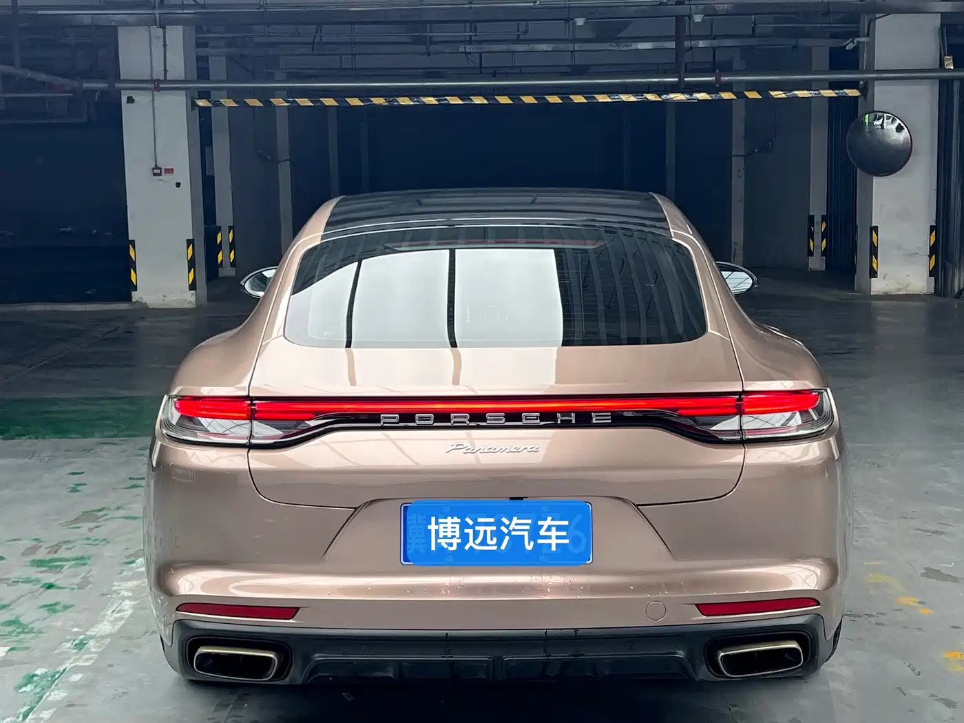 PORSCHE PANAMERA
