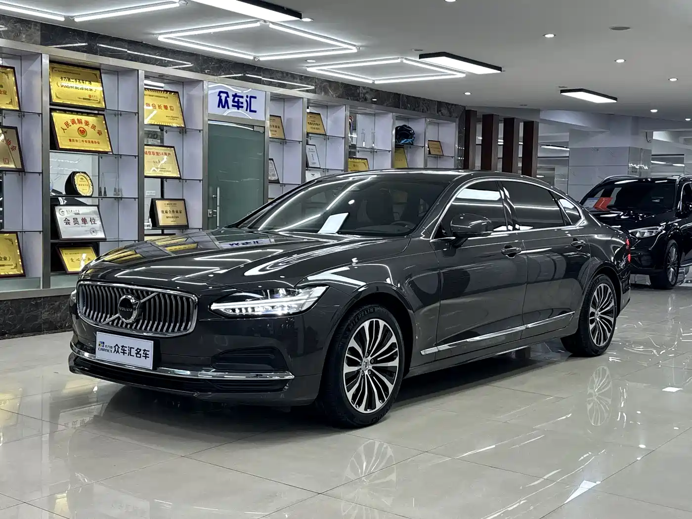 Volvo S90 2023 B5 Intelligent Comfort Luxury Edition