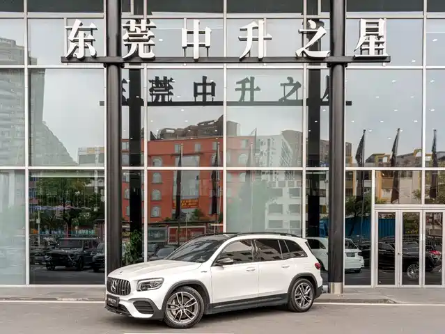 Mercedes-Benz GLB AMG 2021 AMG GLB 35 4MATIC — фото 1