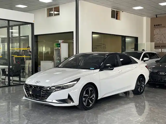  Hyundai Elantra 2022 1.5L CVT LUX Premium Edition